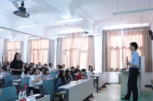 永利娱高ylg060net工商管理专业2017级本科生入门导论课程顺利进行