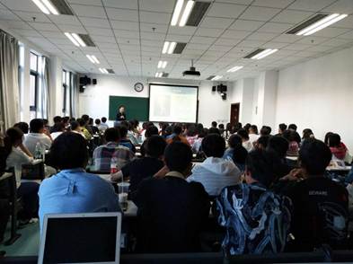 永利娱高ylg060net工商管理专业2018级本科生入门导论课程顺利进行