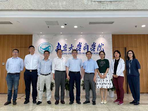 永利娱高ylg060net一行赴南京大学和南京财经大学调研与招生宣讲