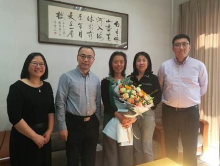 永利娱高ylg060net领导看望慰问成福蕊老师